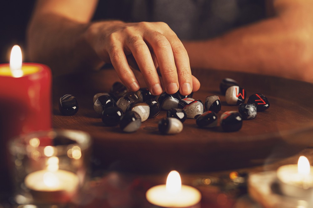 Steinorakel und Runen Steinorakel und Runen