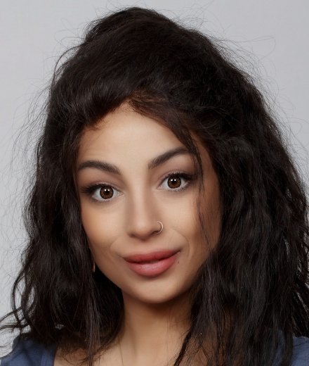 Steinorakel-Seherin Yasemin